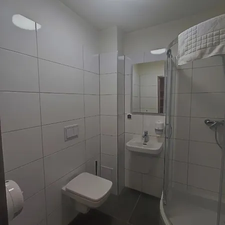 Jantar Economy Hostel *