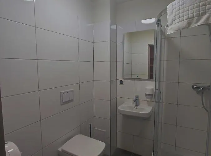 Jantar Economy ホステル *