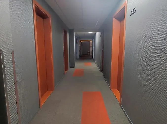 Jantar Economy ホステル *